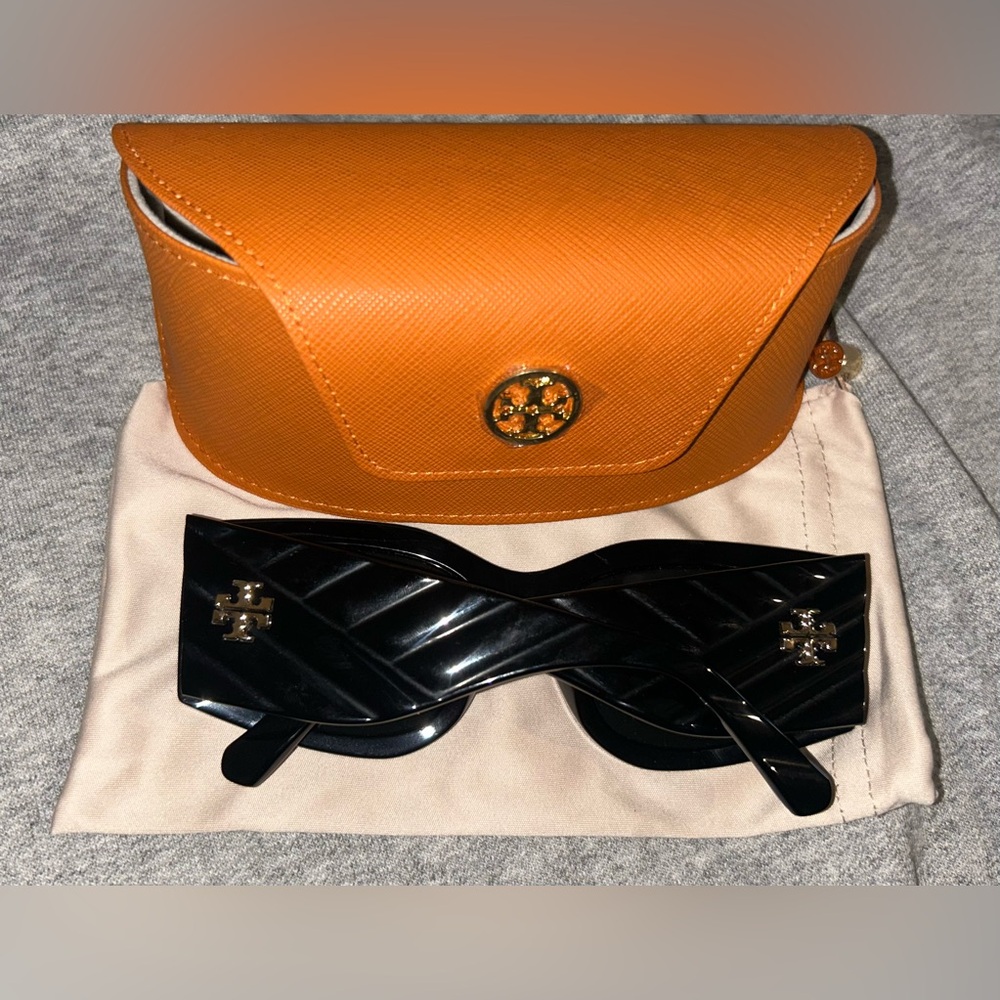 Tory Burch Black Sunglasses - Picture 5 of 8